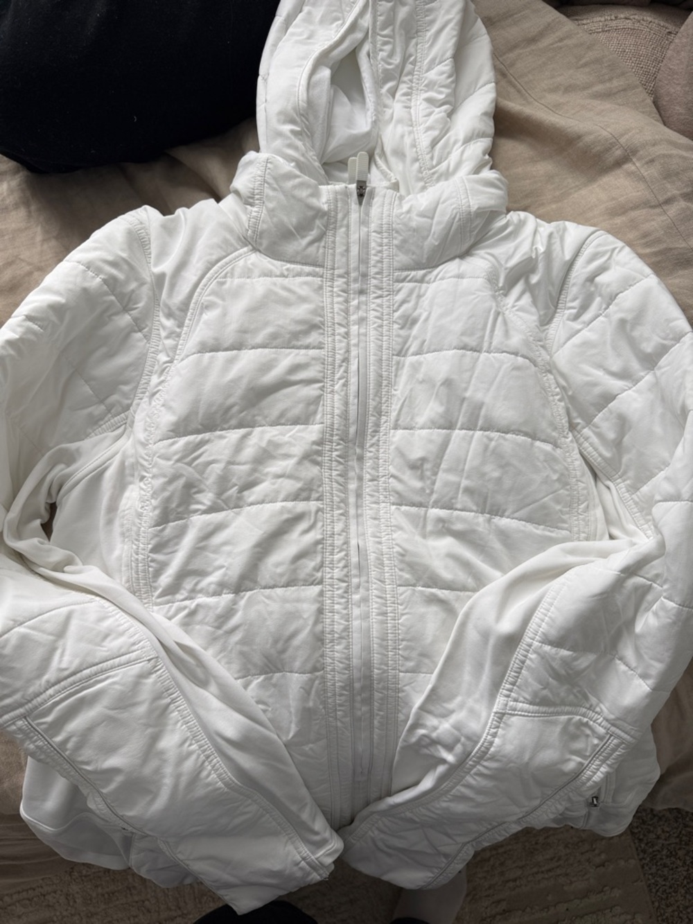Lululemon Women’s White Puffer Jacket